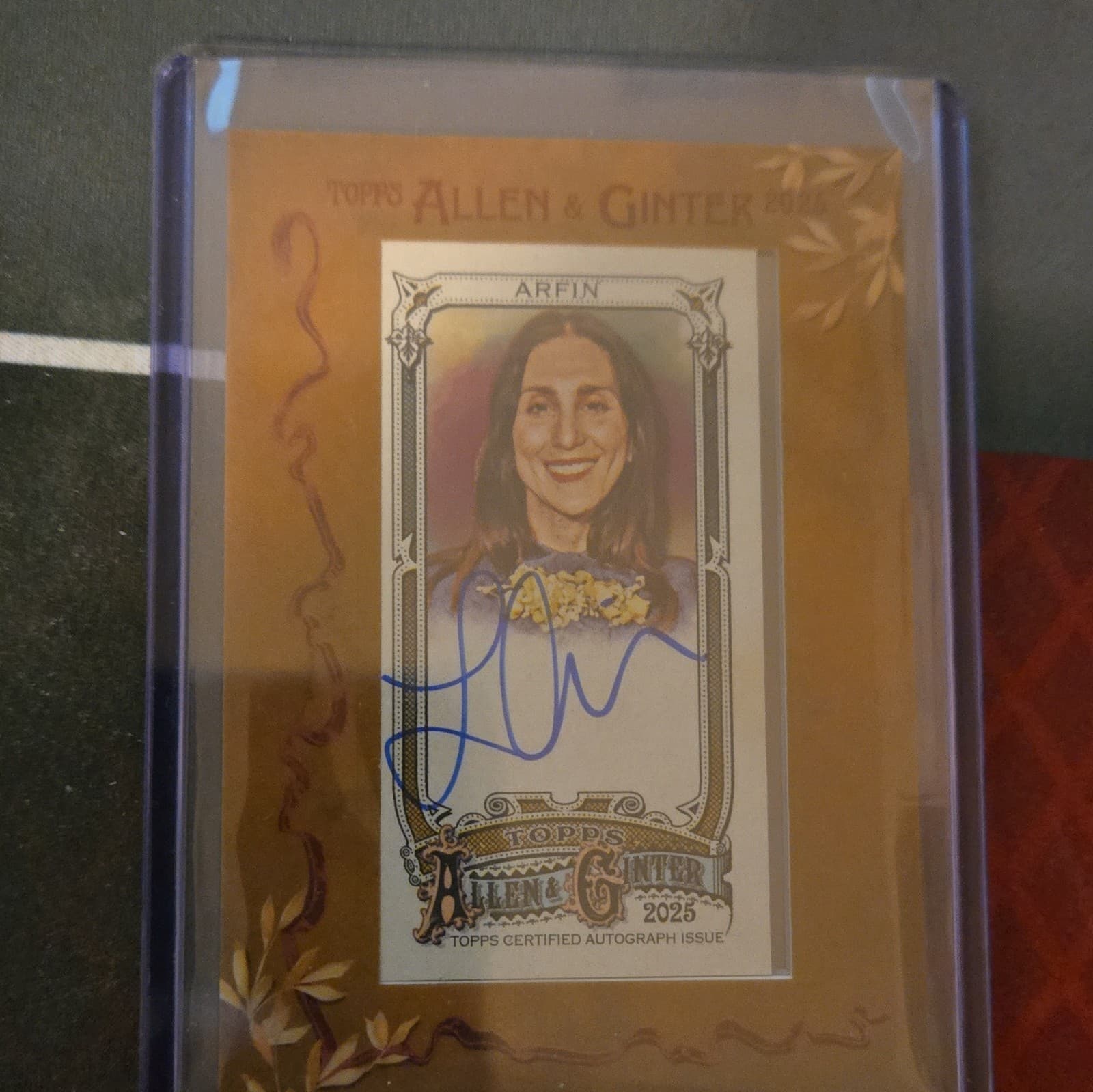 Topps Allen & Ginter 2025 Star Autograph MA-LE Lesley Arfin Hard Signed